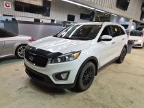 KIA SORENTO 2017 con VIN 5XYPGDA14HG235726 - Foto de la subasta