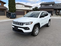 JEEP COMPASS 2022 with VIN 3C4NJDBB3NT132270 - Photo from auction